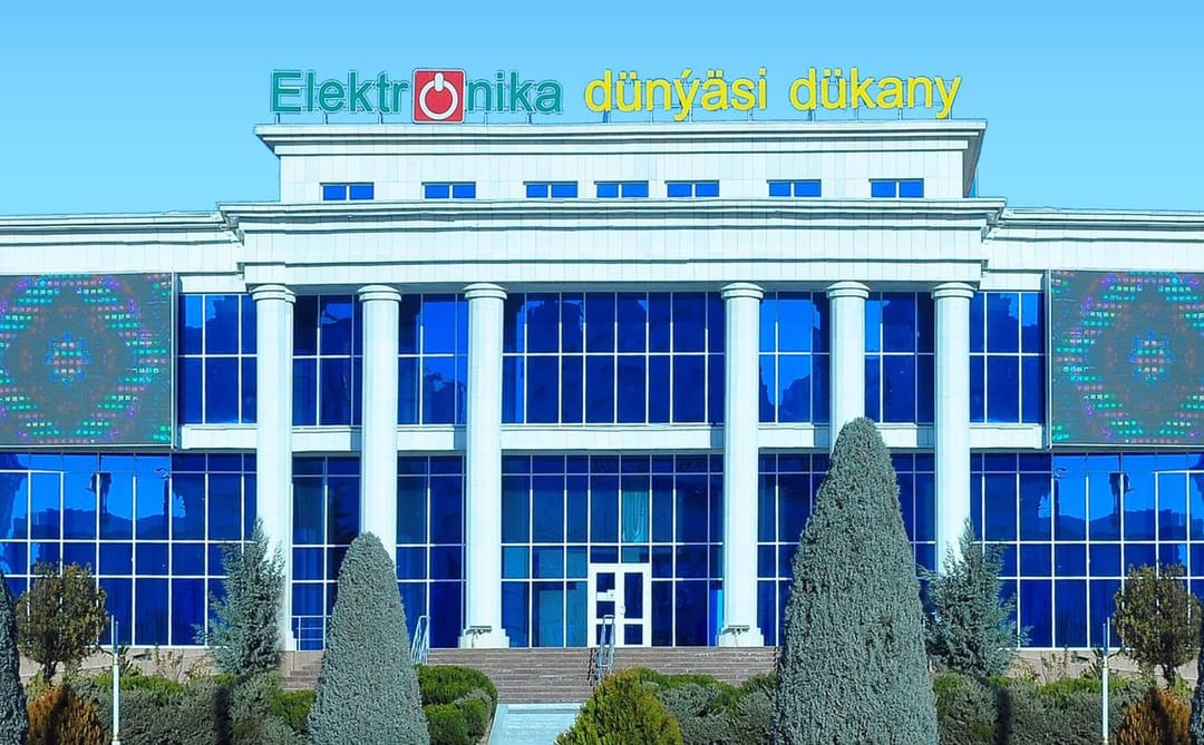 Aşgabatdaky «Elektronika dünýäsi» we «Samsung» dükanlarynda köne kir ýuwujy maşynlary täzelemek aksiýasy geçirilýär