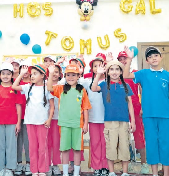 В Туркменистане торжественно закрылся сезон летнего отдыха в детских оздоровительных центрах