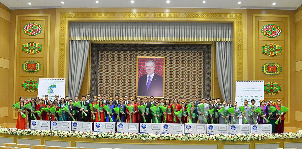 In Ashgabat was held honoring the activists of the youth movement