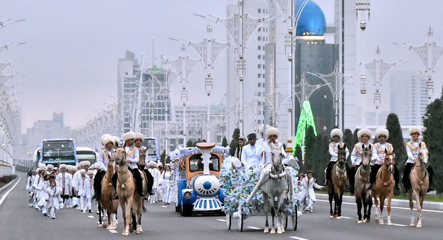 Türkmenistanda çagalar üçin niýetlenen Täze ýyl baýramçylyk çäreleri ýatyryldy