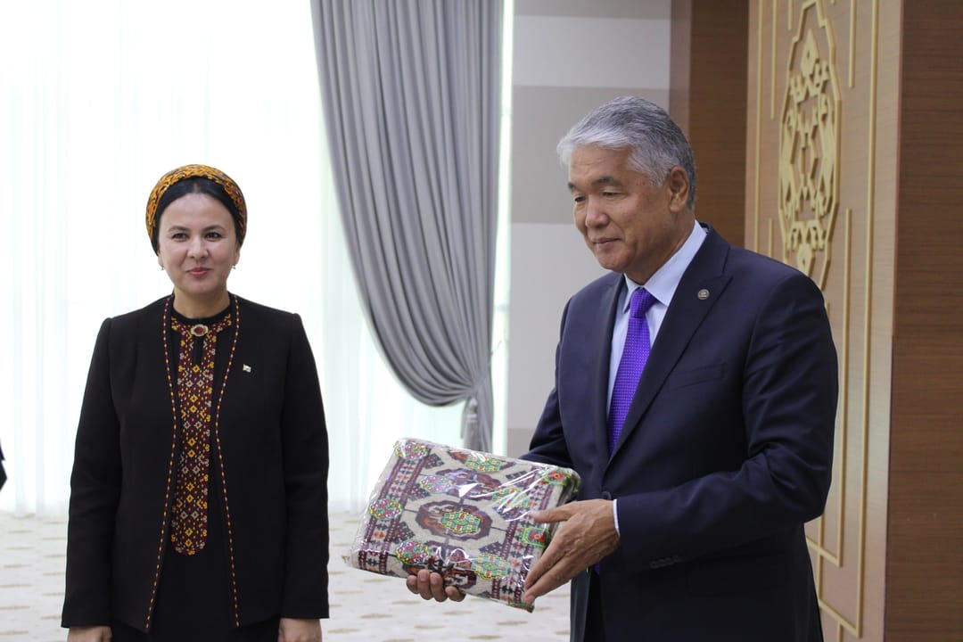 TÜRKSOÝ Türkmenistanyň Gahrymany Gözel Şagulyýewanyň doglan gününiň 85 ýyllygy mynasybetli ýörite kitap taýýarlady