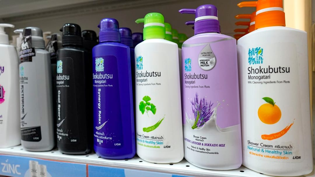 Lion's flagship store presents unique shower gels for him and her