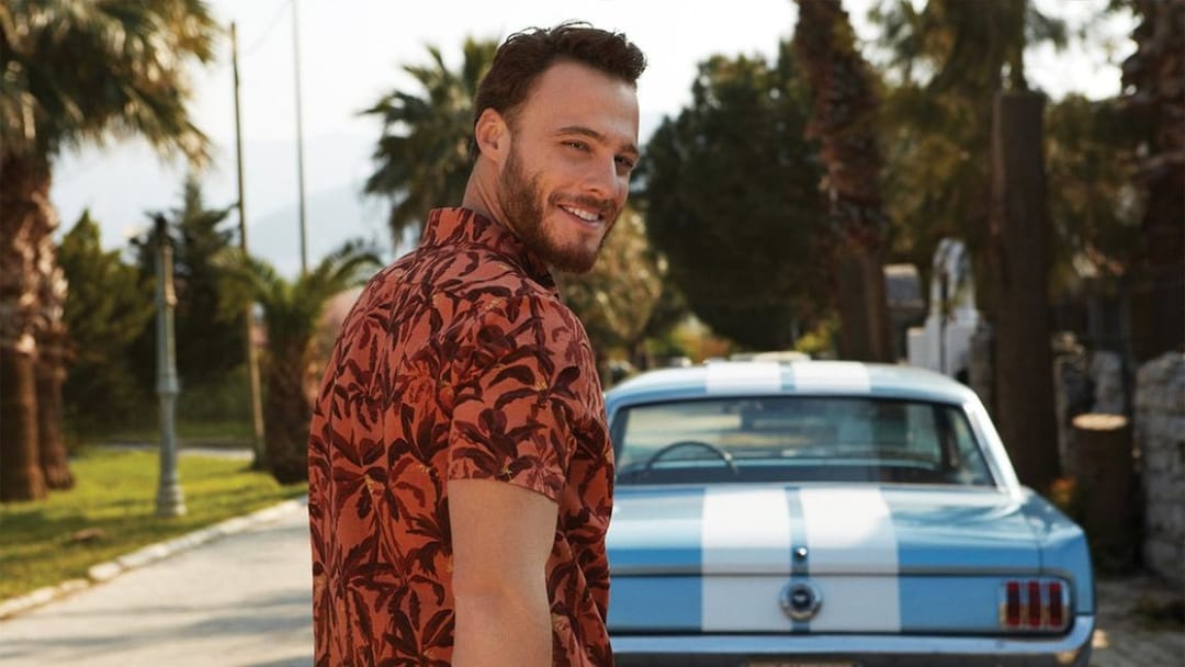 Turkish film star Kerem Bursin will star in the adaptation of the Russian comedy “Peasant”