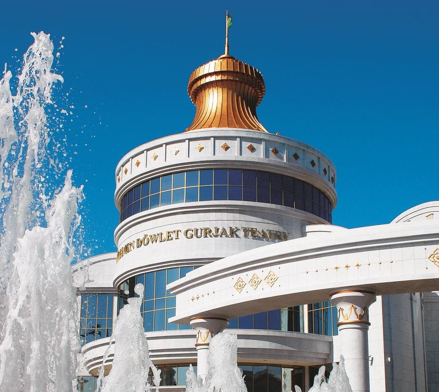 Артисты ашхабадского кукольного театра побывали с гастролями в Балканабате