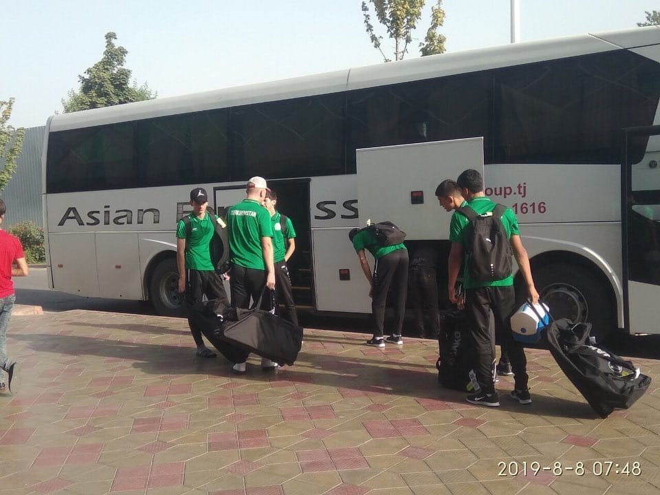 Молодёжная сборная Туркменистана прибыла в Душанбе для участия в чемпионате CAFA-2019