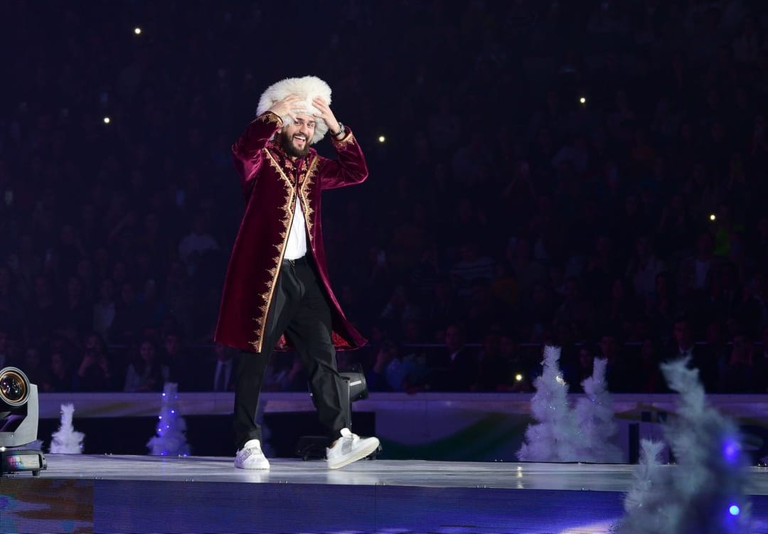 «Ашхабад, ты пленил меня» – JONY дал первый концерт в Туркменистане