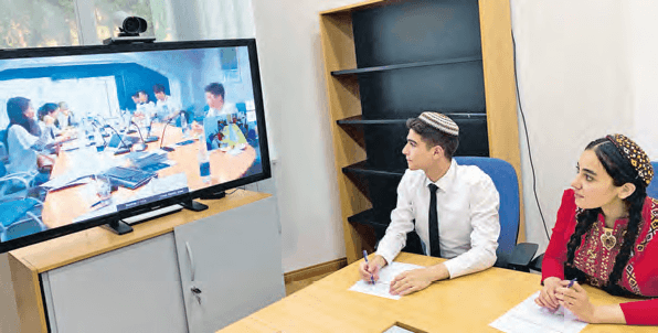 Туркменские студенты приняли участие в телемосте с Представительствами Всемирного банка и вузами Центральной Азии