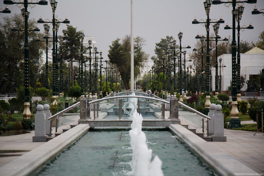 Переменная облачность и мокрый снег ожидаются в Ашхабаде в среду