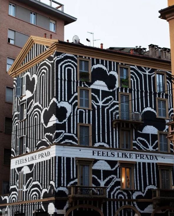 «Pradanyň» täze toplumynyň bezegleri meşhur binalary bezär