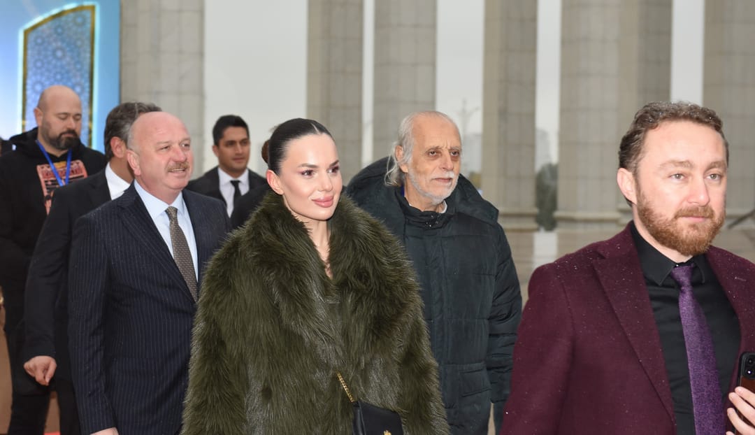 «Gorkut ata» halkara kinofestiwalyna gatnaşyjylar gadymy Änewe baryp gördüler