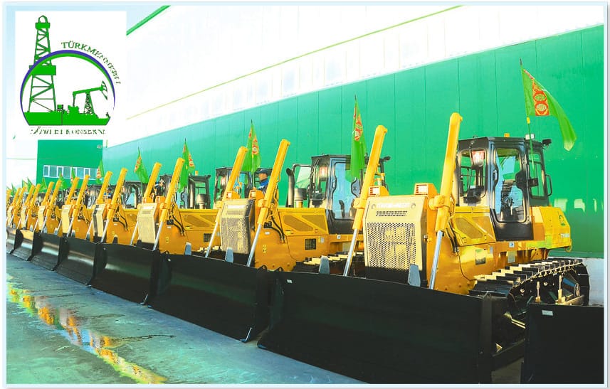 В западный регион Туркменистана прибыли 30 новых бульдозеров из Китая