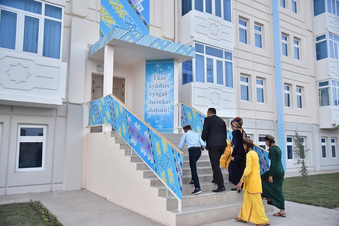 Daşoguzda ulag we kommunikasiýa işgärleri üçin 12 sany ýaşaýyş jaýy gurlar