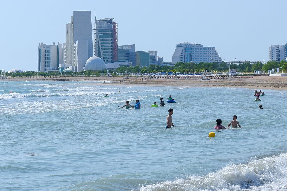 За лето на морском курорте Туркменистана в Авазе отдохнули более 150 тысяч человек