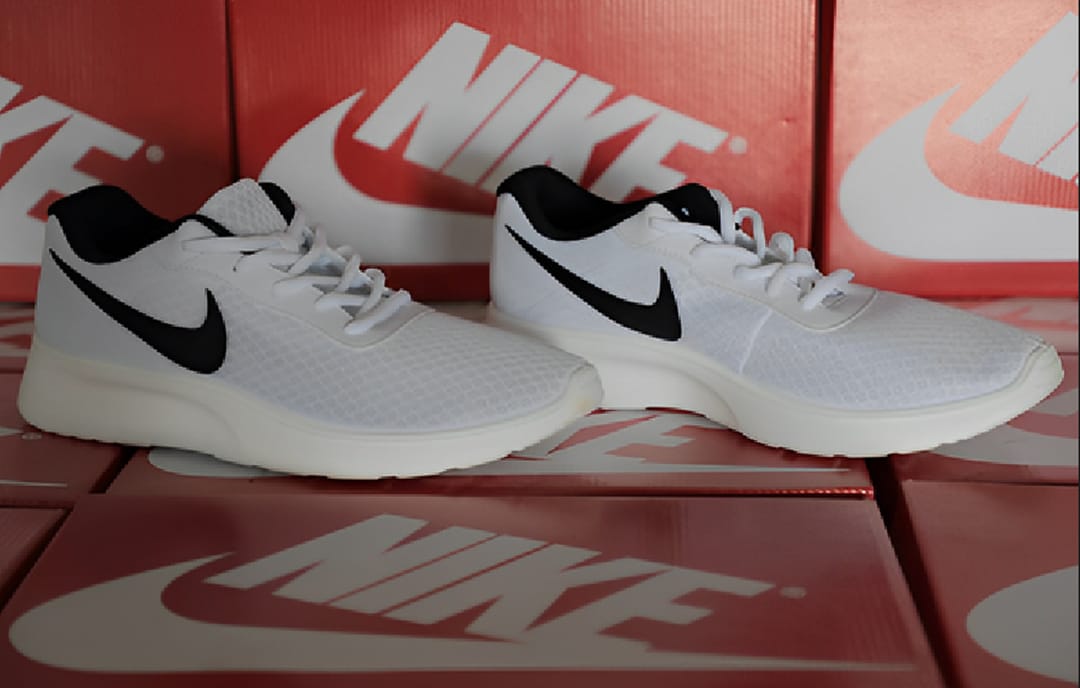 Türkmenistana Özbegistanda öndürilen «Nike» krossowkalary eksport edilýär