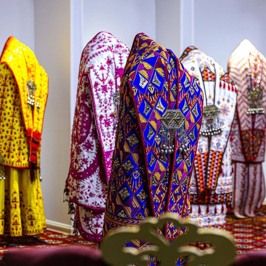 Ателье Arslan Designer предлагает услуги по пошиву и аренде праздничных нарядов и свадебной атрибутики