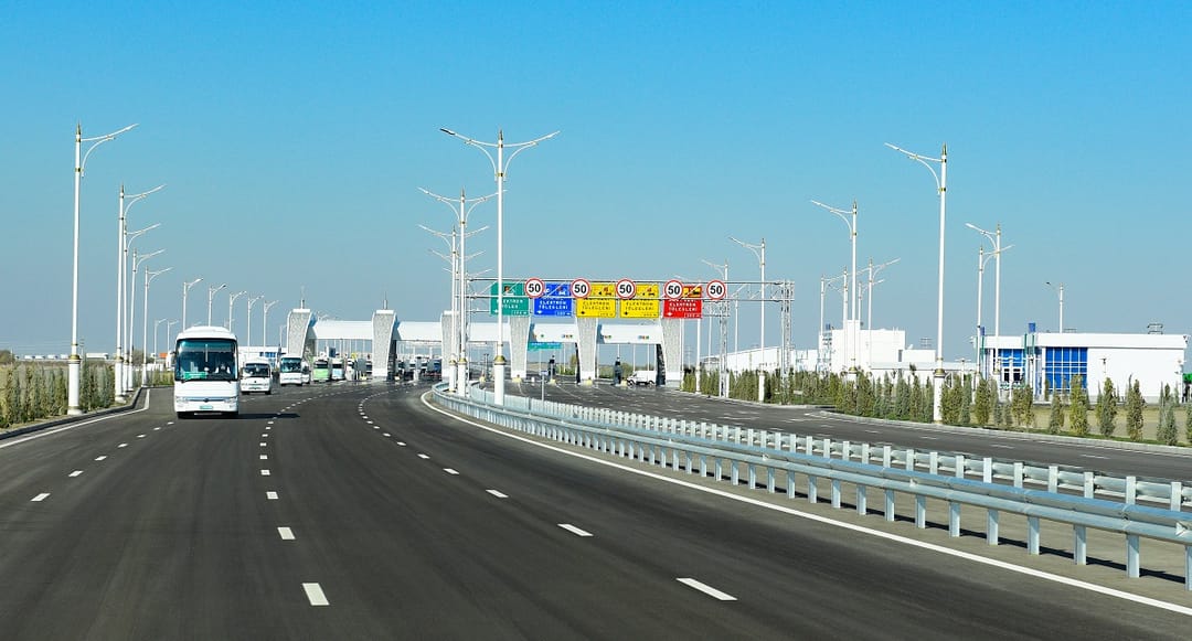 «TMCELL» Türkmenistanyň ýokary tizlikli awtoýollaryny öýjükli aragatnaşyk bilen doly üpjün etdi