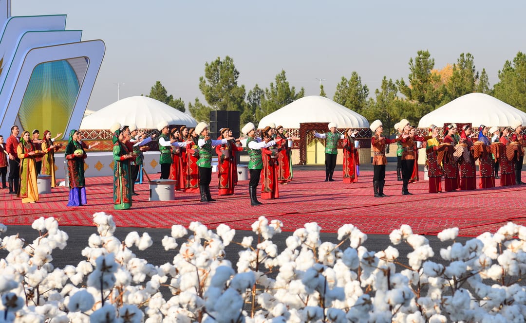 В Туркменистане прошли торжества по случаю Праздника урожая