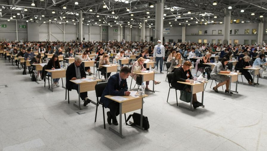 Fransiýada köpçülikleýin diktant ýazmakda dünýä rekordy goýuldy