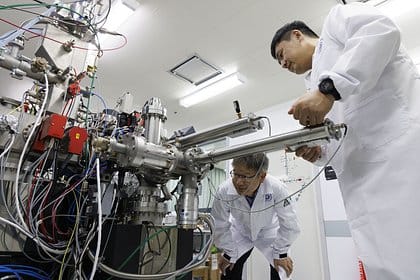 Hytaý Aýyň arka tarapyndan getirilen toprak bilen jemgyýetçiligi tanyşdyrdy