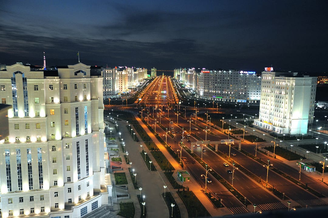 В Ашхабаде в четверг продолжит лить дождь и похолодает до +16 градусов