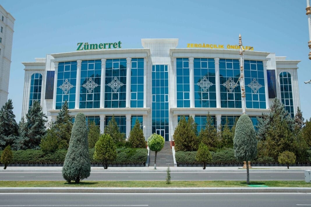 В Ашхабаде объявлен тендер на реставрацию здания ювелирного магазина Zümerret