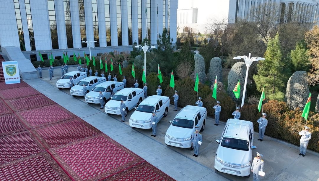 Gümrük gullugynyň düzümlerine täze gulluk awtoulaglary berildi