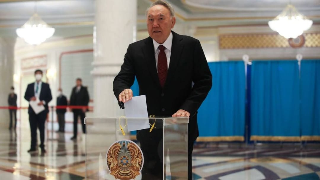 Назарбаев появился на публике впервые после перенесенной операции