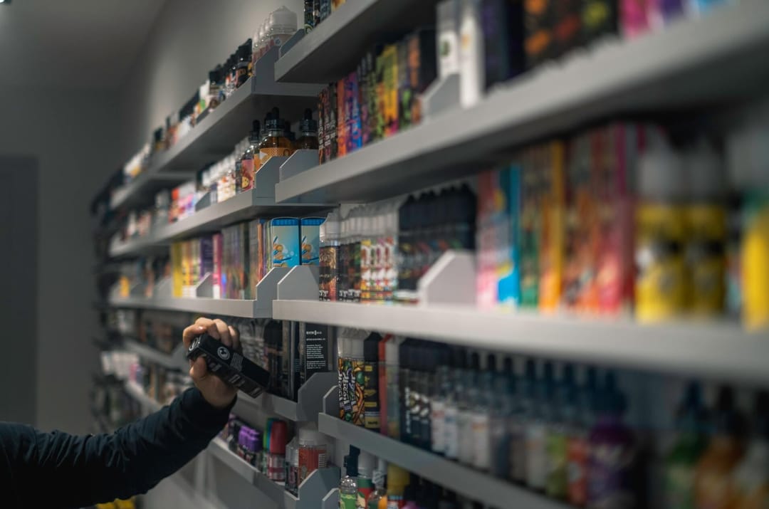 В России работают над законопроектом об ограничениях продажи электронных сигарет