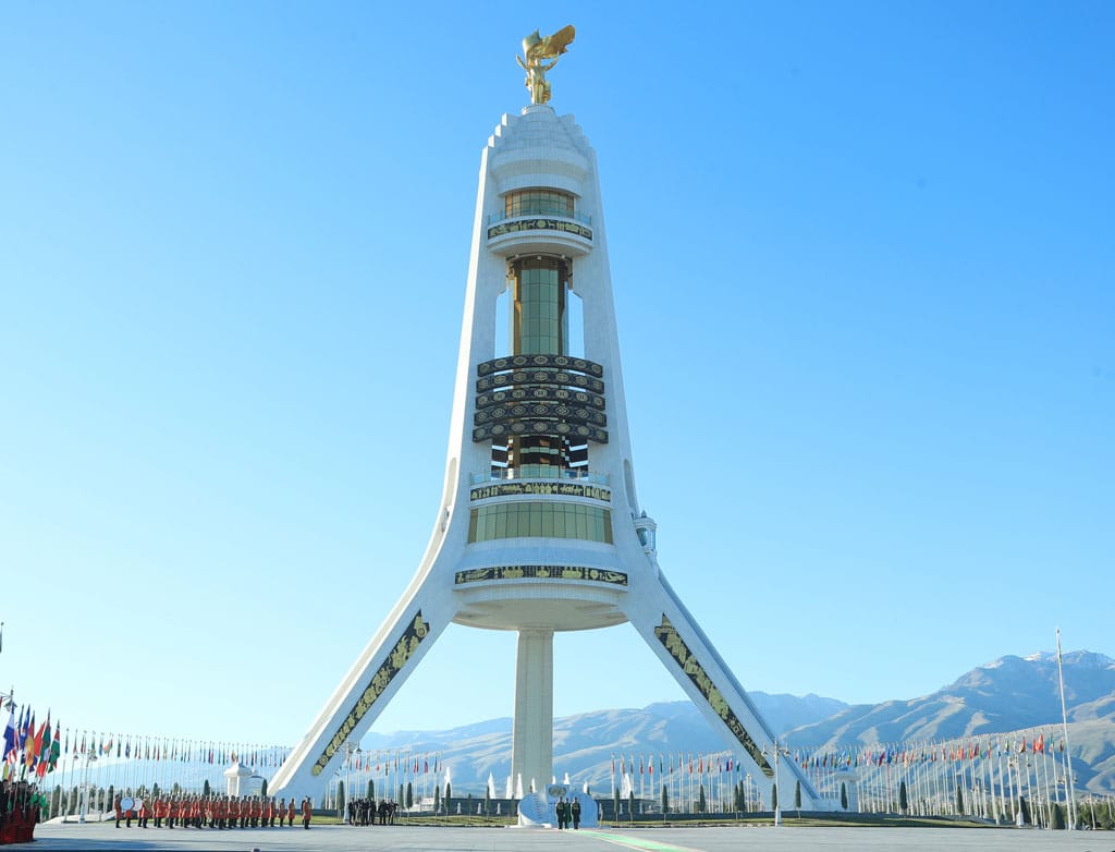 Expert V. Shagiahmedov: Turkmenistan contributes to the resolution of complex international issues by diplomatic methods