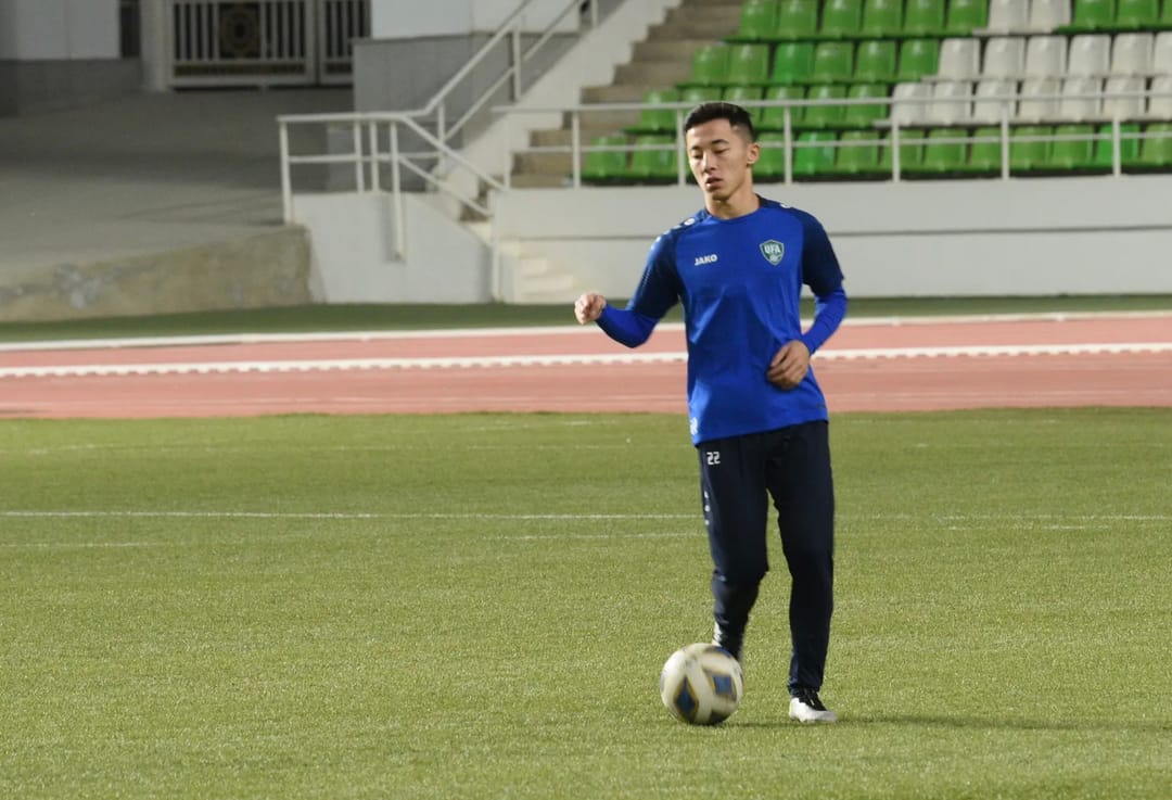 Лучшим футболистом Узбекистана в 2023 году назван Файзуллаев