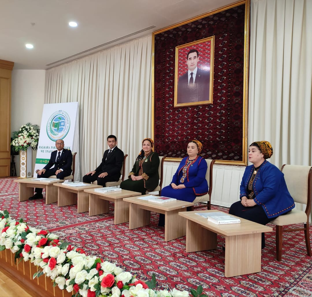 Эксперты связи и авиации встретились с молодыми кадрами в Ашхабаде