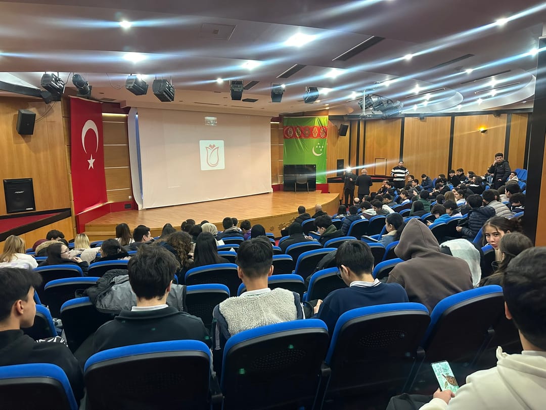 Aşgabatda talyplara niýetlenen «Türkiye Bursları» talyp haklary maksatnamasy bilen tanyşdyryldy