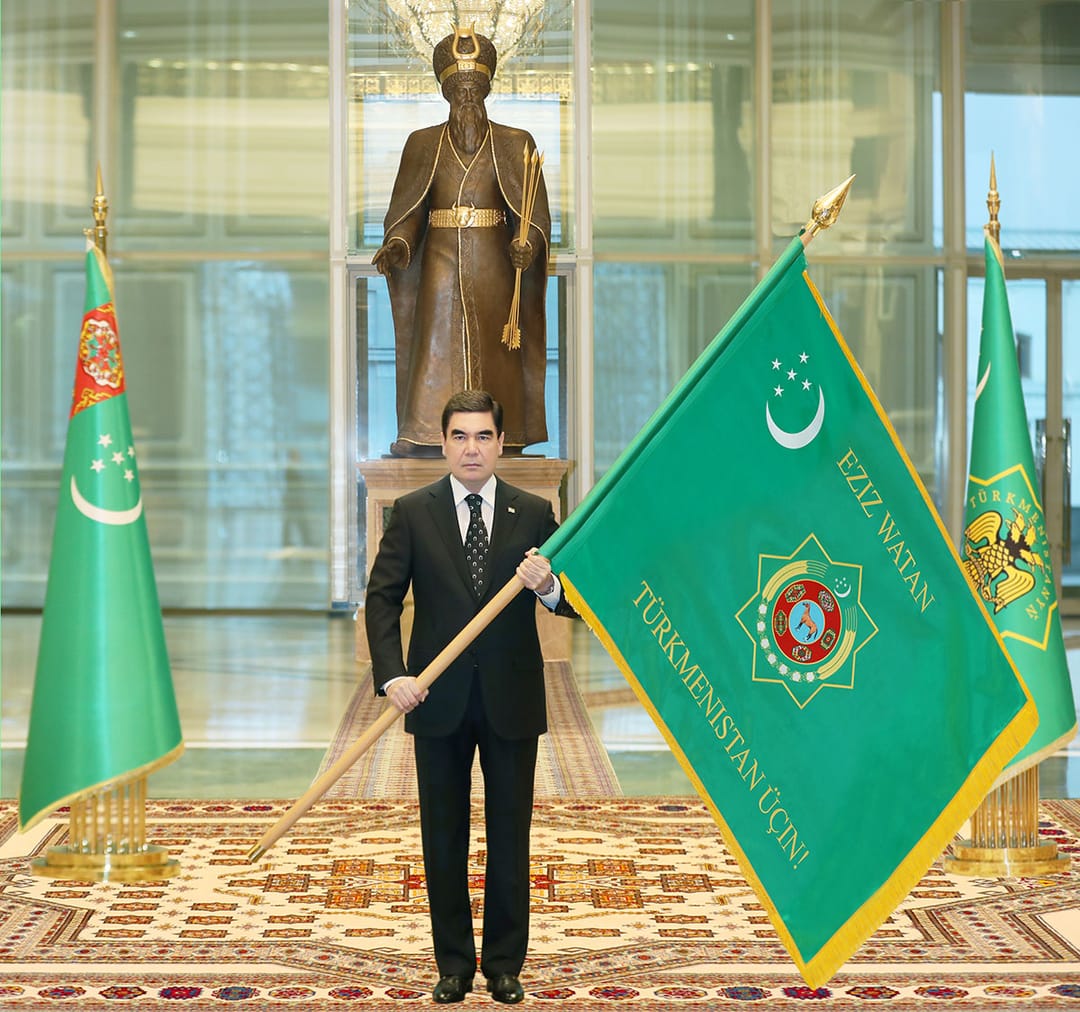 Türkmenistanyň Prezidenti türkmen halkyny Konstitusiýa we Döwlet baýdagynyň baýramy mynasybetli gutlady