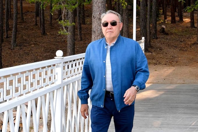 Гурбангулы Бердымухамедов пожелал Назарбаеву выздоровления после перенесённой операции на сердце