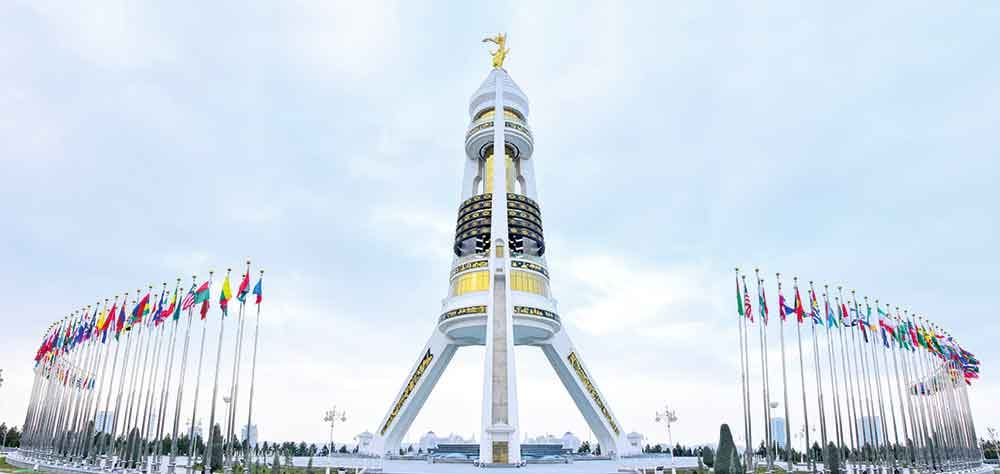 Aşgabatda Bitaraplyk binasynyň we onuň ýanaşyk ýerleriniň durky täzeleniler