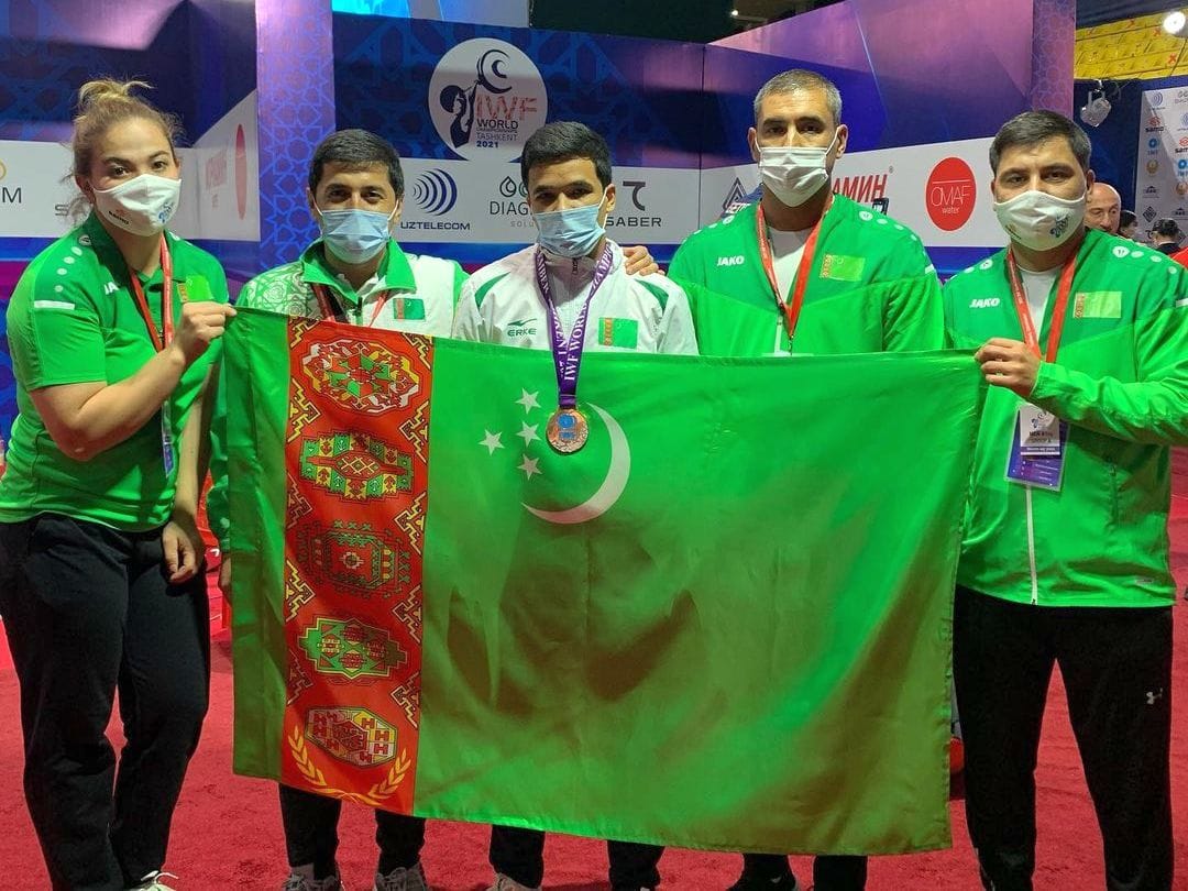 Seyitjan Mirzaev won bronze in snatch at the World Weightlifting Championships