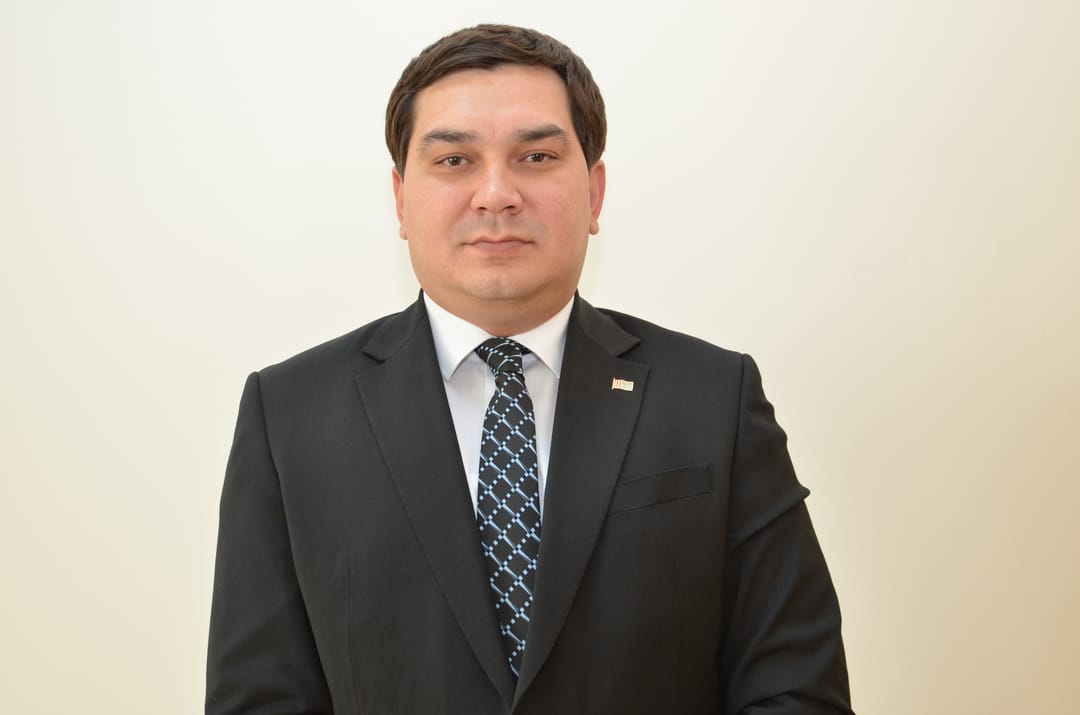 Следуя курсом демократизации общества и государства