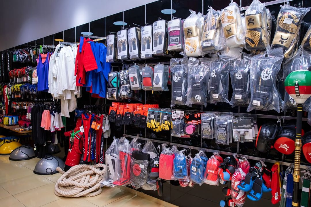 «Alem Sport accessories and equipments» dükanynyň söweş esbaplary bilen ýeňiş gazan