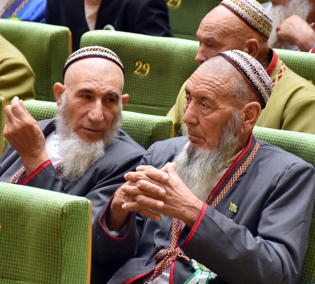 Глава Туркменистана поздравил старшее поколение с Международным днём пожилых людей