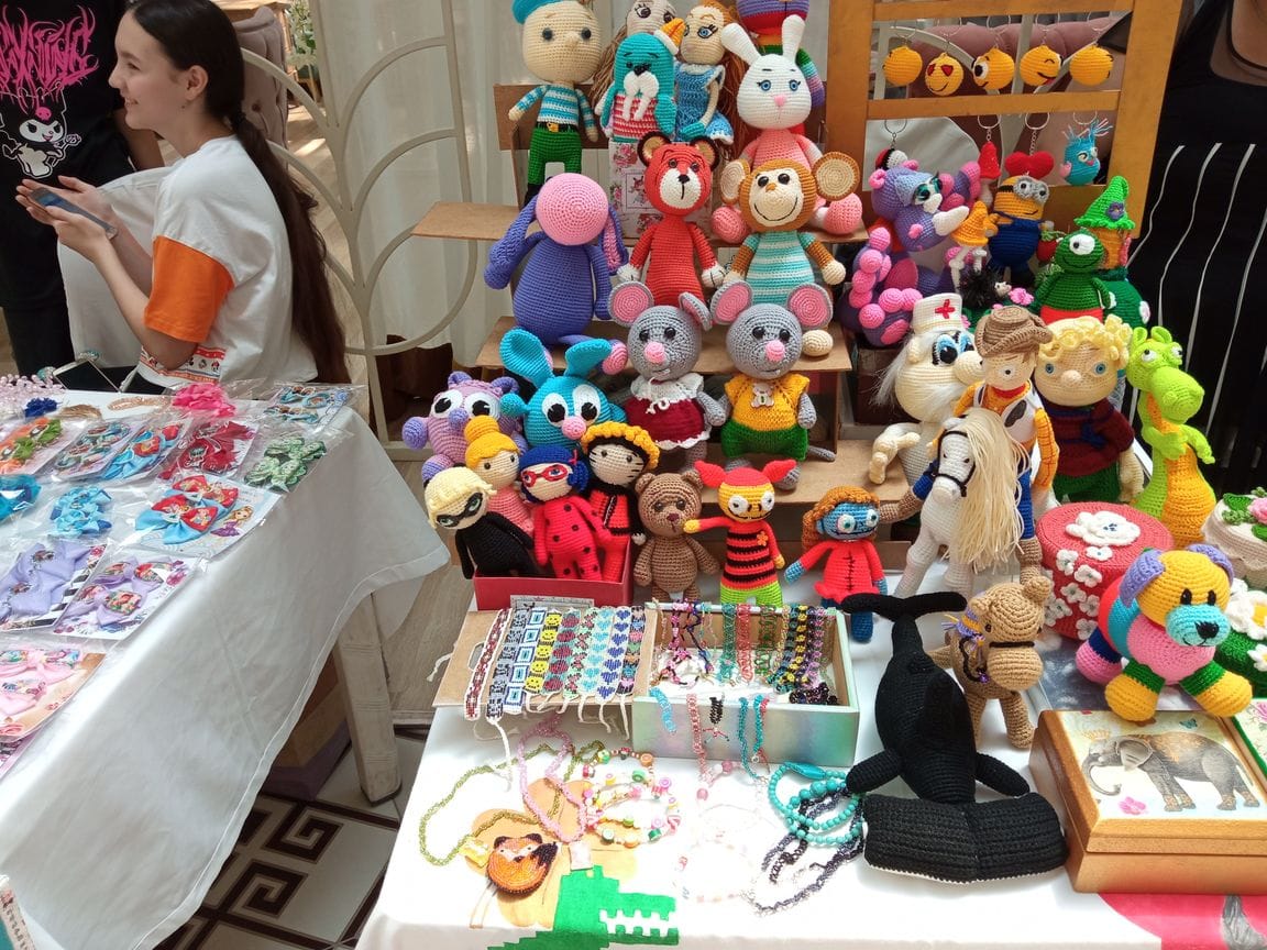 В Ашхабаде состоялась инклюзивная ярмарка хендмейд-мастеров