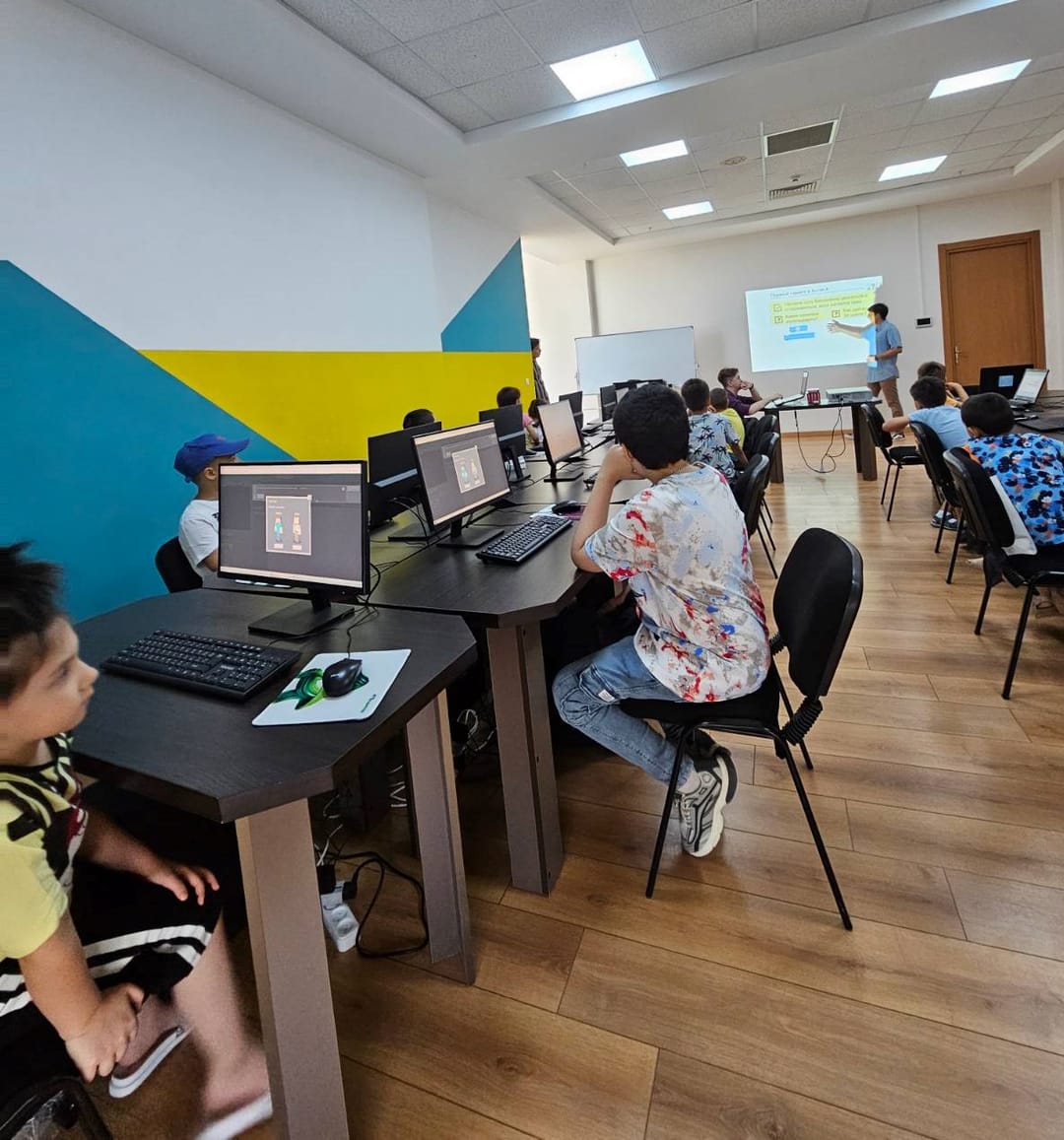 «KIBERone», «AMАkids» hem-de «Sanly Sowat» merkezleri uly we kiçi ýaşlylary iňlis dili, programmirleme we mental arifmetika okuwlaryna çagyrýar