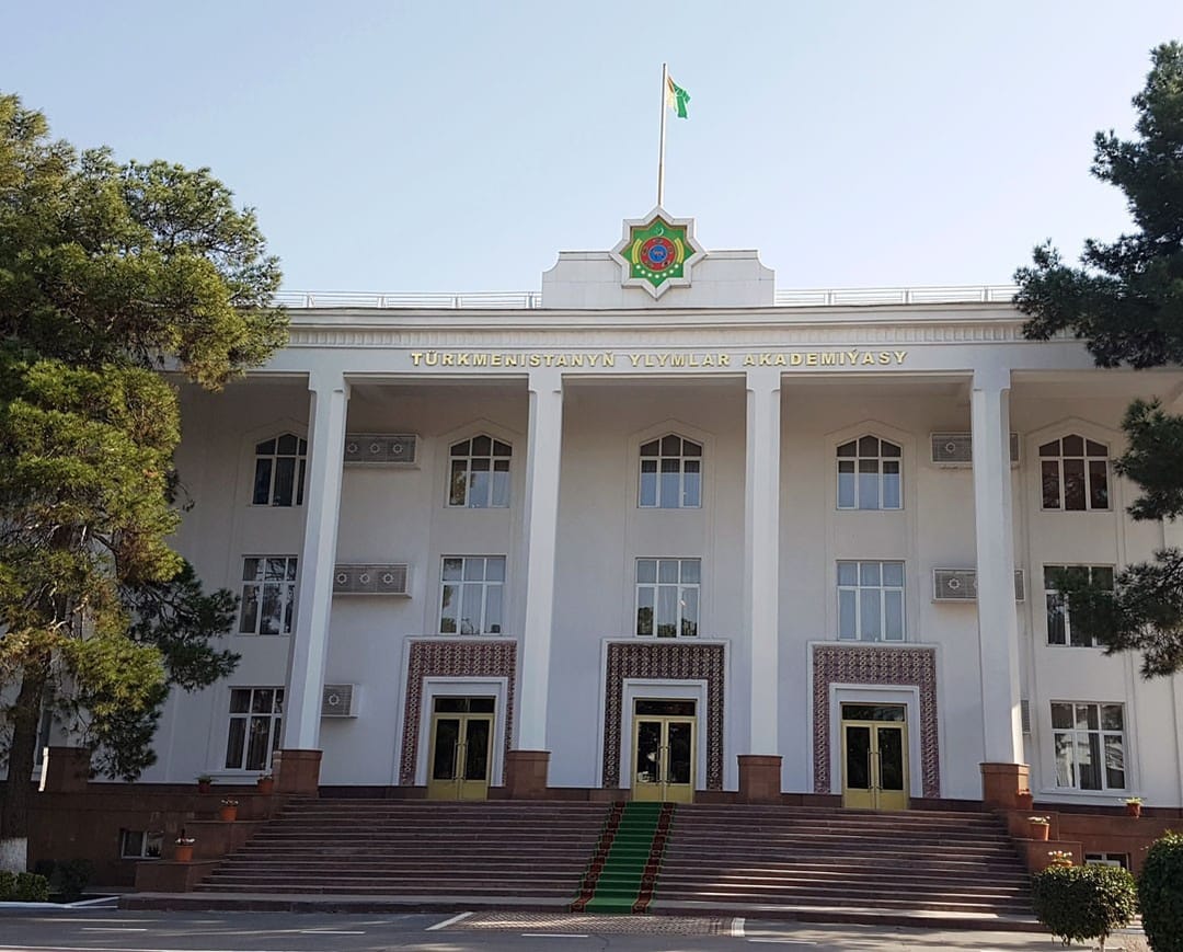 Президент Туркменистана утвердил квоты приёма в аспирантуру и ординатуру