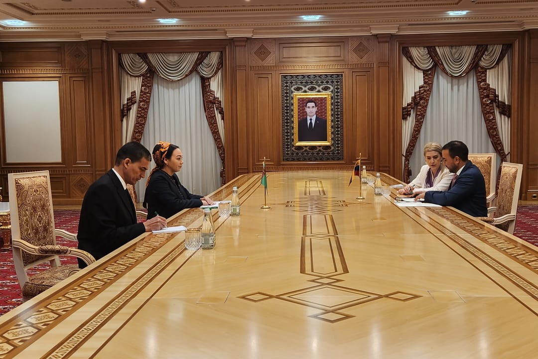 Türkmenistanda Wenesuelanyň täze ilçisi işe başlady