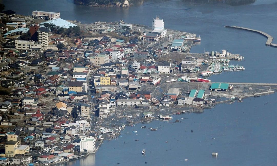 В Японии произошло сразу два сильных землетрясения