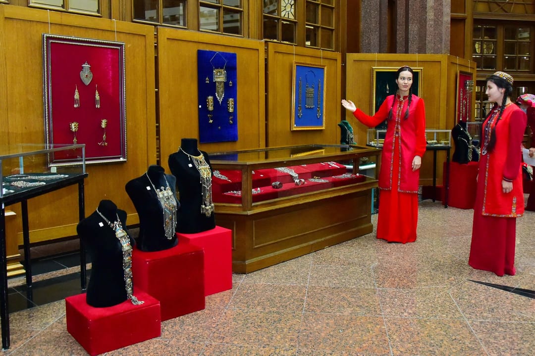 Türkmenistanly zergärleriň arasynda geçirilen bäsleşigiň ýeňijileri belli boldy