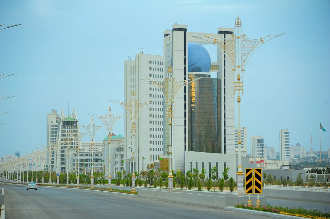 Глава МИД Туркменистана провел телефонный разговор с коллегой из Саудовской Аравии