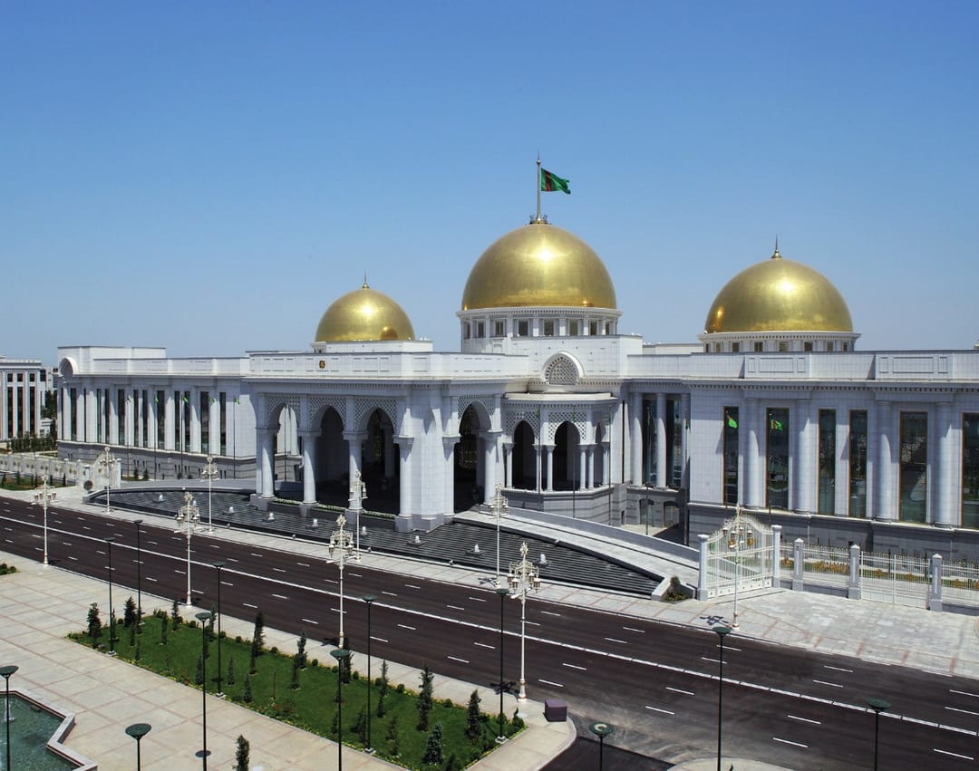 Президент Туркменистана произвёл кадровые назначения в администрациях Дашогузского велаята