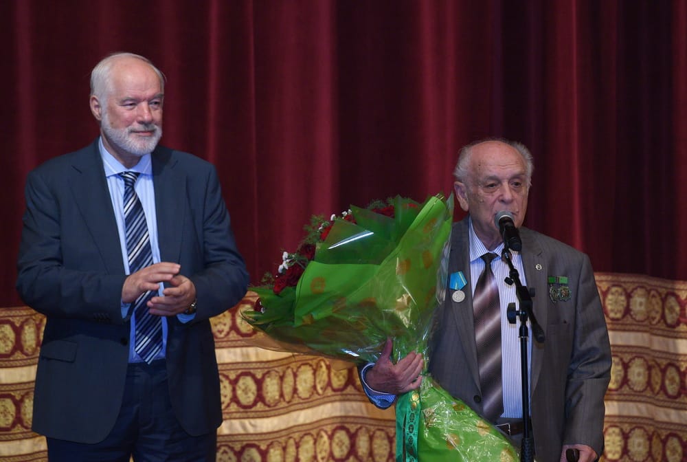 Putin «Mukam» skripkaçylar toparynyň çeper ýolbaşçysyny «Puşkin» medaly bilen sylaglady