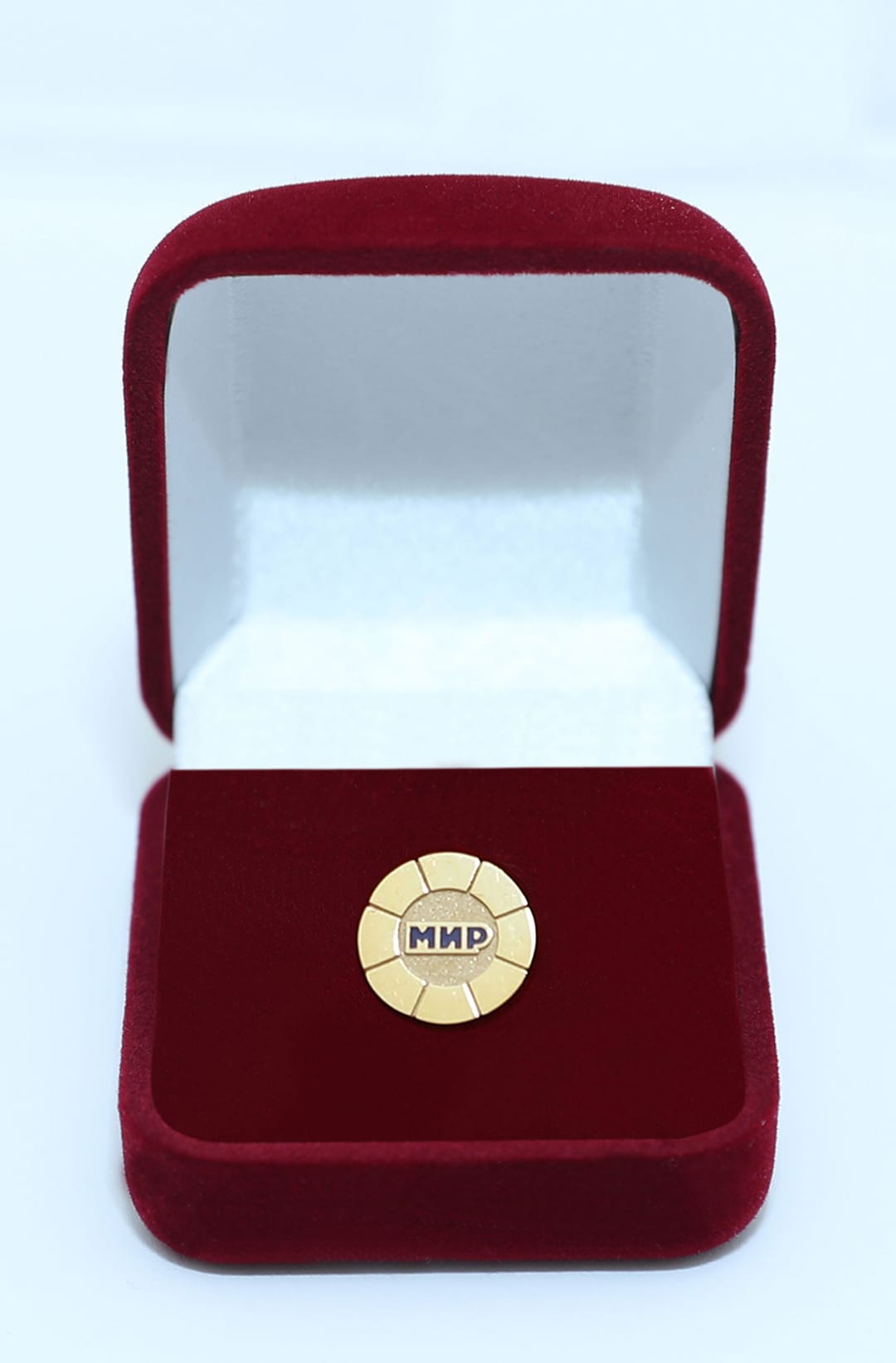 Бердымухамедов награждён золотым знаком Межгосударственной телерадиокомпании «Мир»