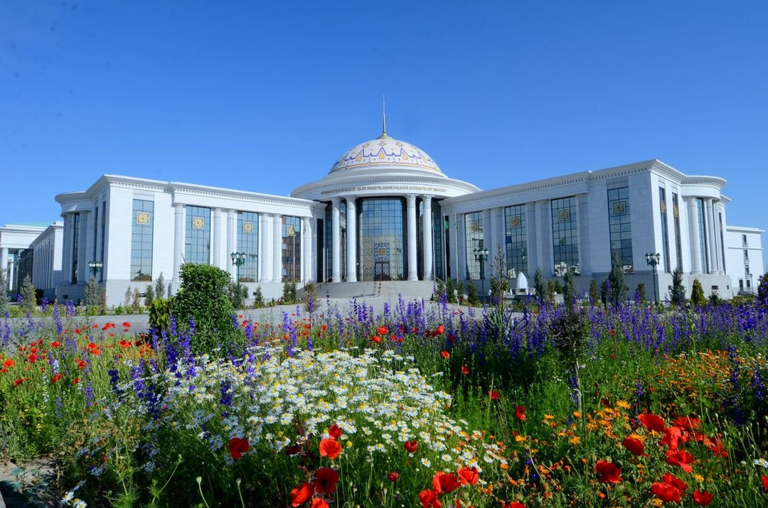 Институт международных отношений МИД Туркменистана объявил конкурс эссе «Роль дипломатии в XXI веке»